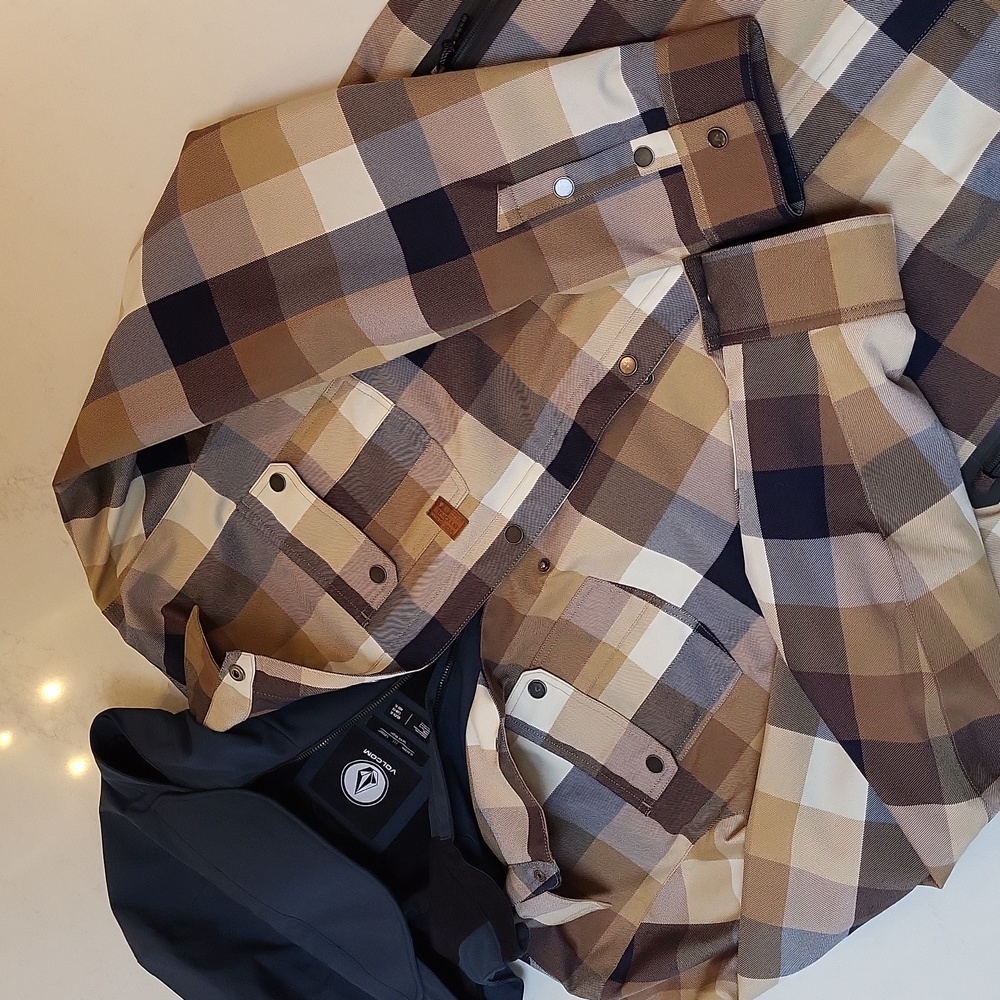 Amazing Volcom Snowboard/Ski Jacket! - Picture 4 of 5
